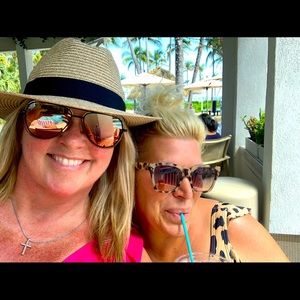 Meet your Posher, Leslie